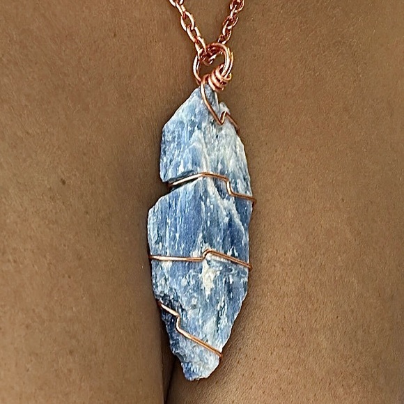 One of a Kind, Blue Kyanite Gemstone Necklace - Picture 4 of 6